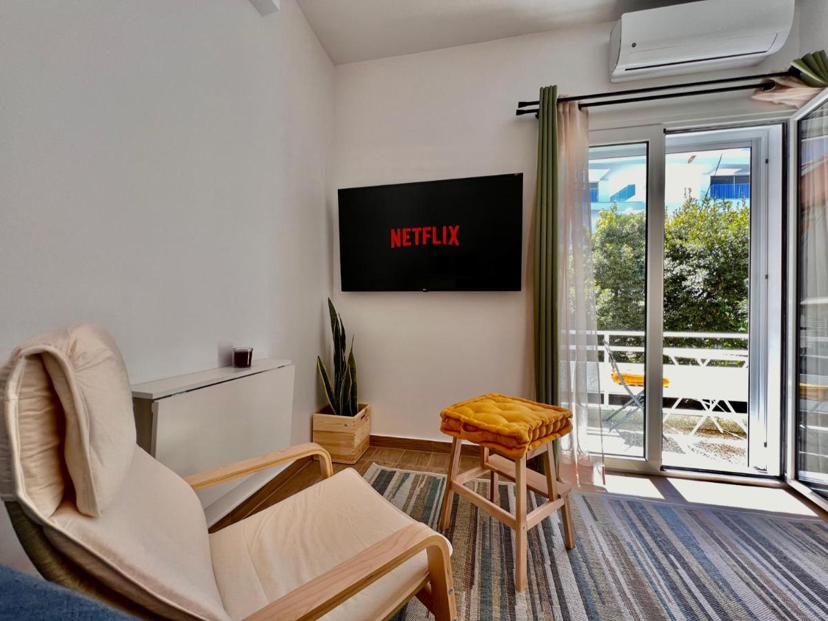 Peaceful 2 Mins From And Main Square Apartment